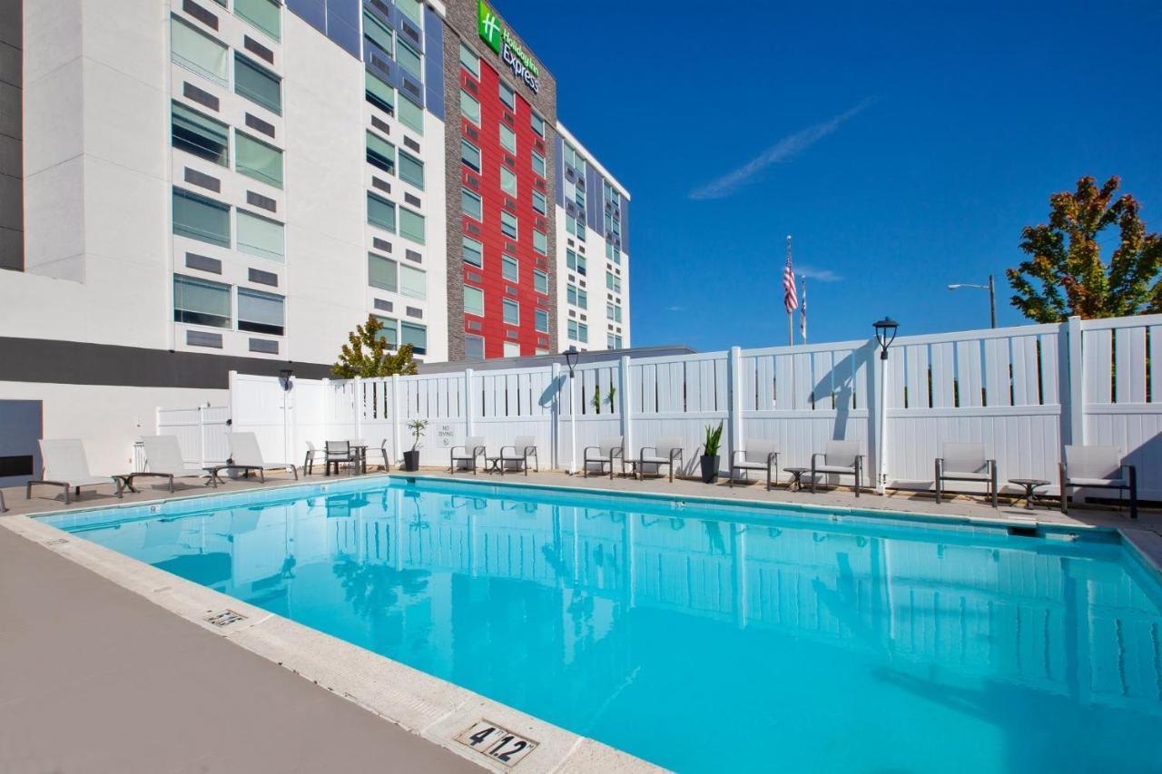 Holiday Inn Express Richmond - Midtown By Ihg Esterno foto