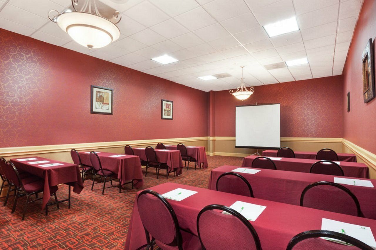 Holiday Inn Express Richmond - Midtown By Ihg Esterno foto